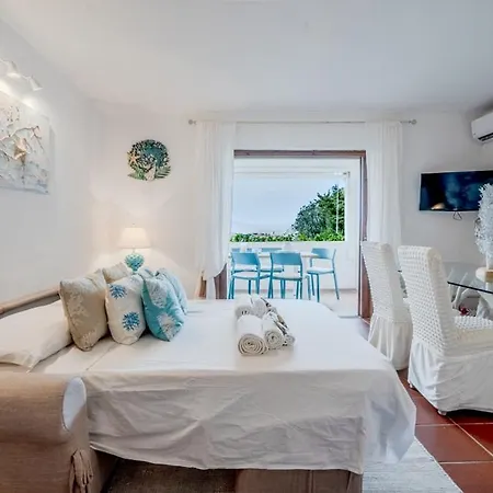 아파트 Vista Mare-porto Rotondo, Smeraldine House Design 포르투로톤도