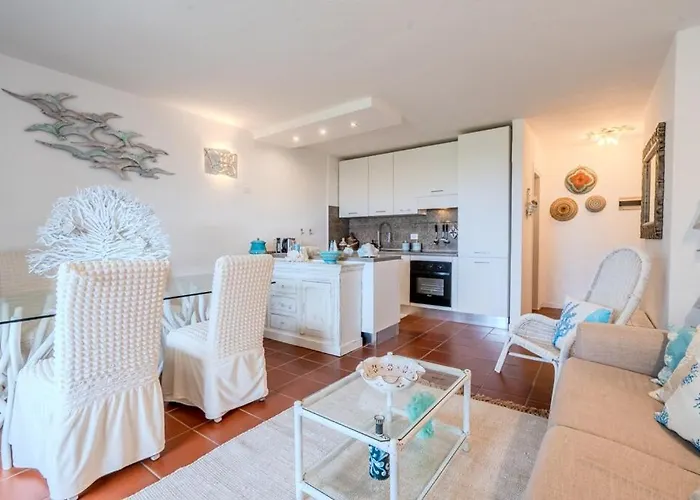 Vista Mare-porto Rotondo, Smeraldine House Design Appartement *