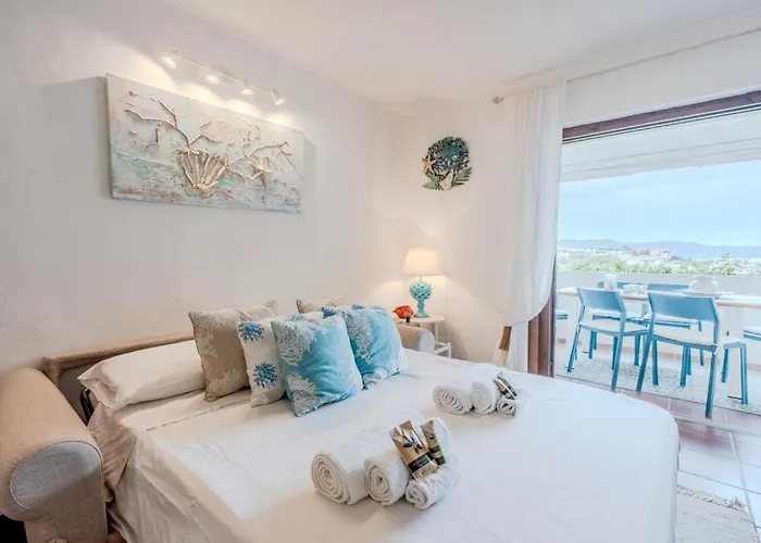 Vista Mare-porto Rotondo, Smeraldine House Design Appartement *